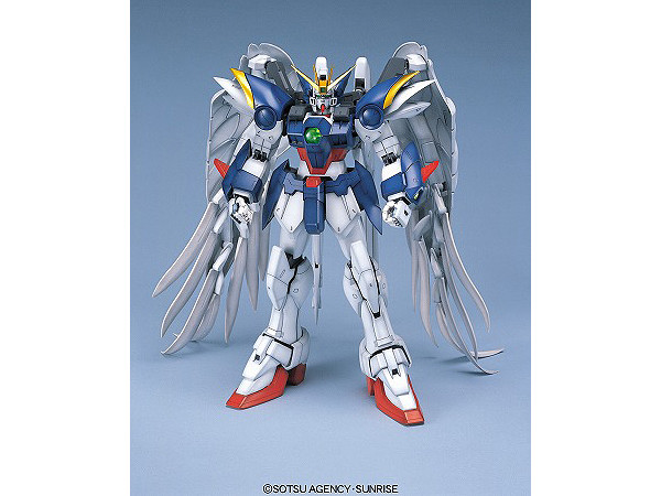 1/60 Perfect Grade Wing Gundam Zero Custom Pearl Mirror Coat Ver.